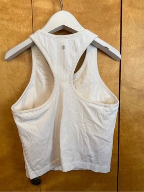 EUC - CRZ YOGA Ribbed seamless Crop Bra tank top white Size Large